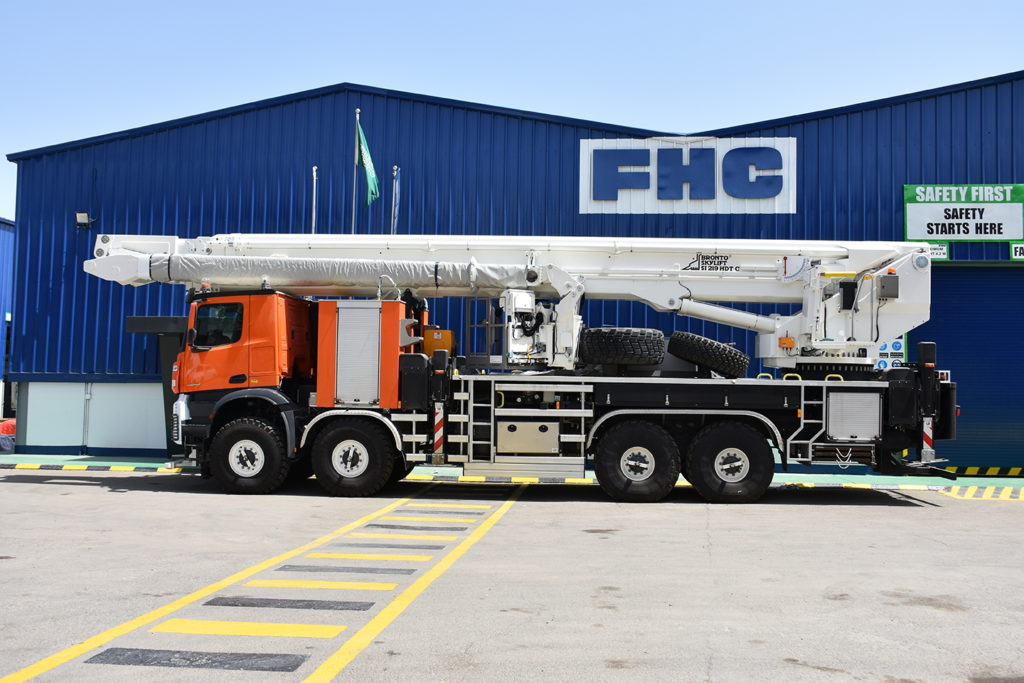 FHC Insulated Aerial Basket Truck - view 1034 product image